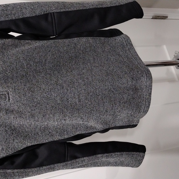 Spyder black and grey zip pullover. Large. Mint condition - Picture 4 of 9
